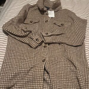 NWT Brown Houndstooth Button-Up Shirt